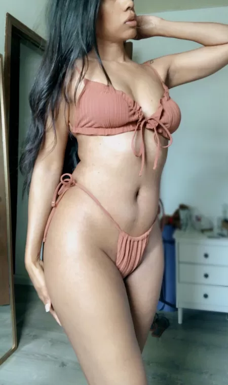 Isn’t this color bikini pretty? 🥰