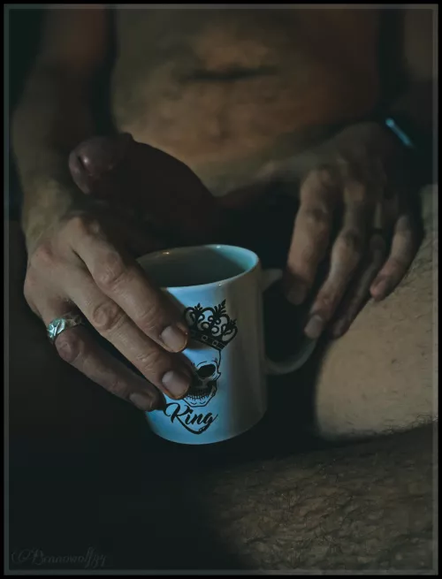 It’s ain’t Friday, but take a zip and stay in bed with me…☕️