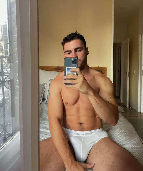 It’s dying to cum out😈