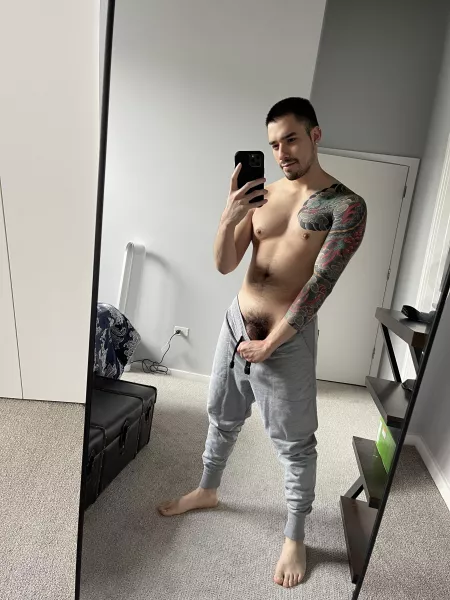 It’s finally sweat pants weather 😉