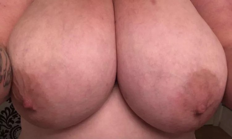 It’s Friday. It’s time to stop working and cuddle and fuck until Monday 😏