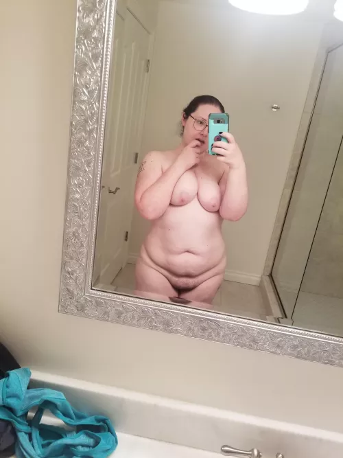 Its hard to work while this horny