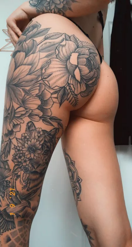 It’s my birthday month which means the countdown to my birthday begins💋