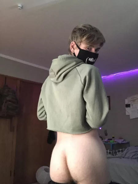 It’s so cold and lonely here, I need someone to warm me up on the inside