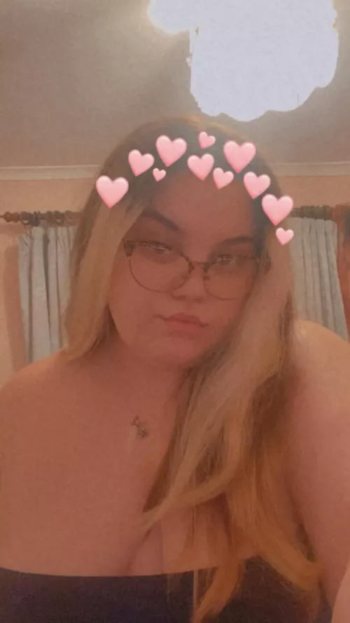 It’s so hot today 😩💦💦