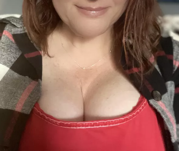 It’s that time of year. Flannel + cleavage.