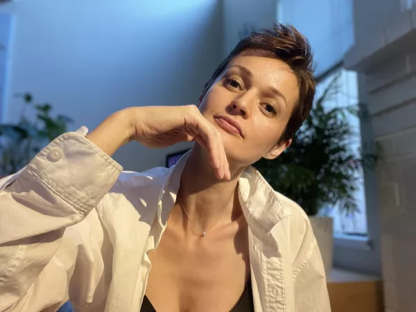 I’ve been thinking… Should I have another COCKtail 🍹? [F38]