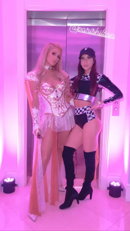 Jen Selter with Paris Hilton (r/CelebThighHighs)
