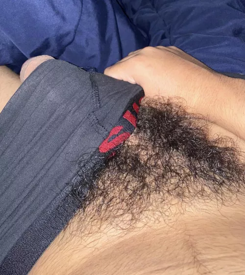 just a lil hairy😈