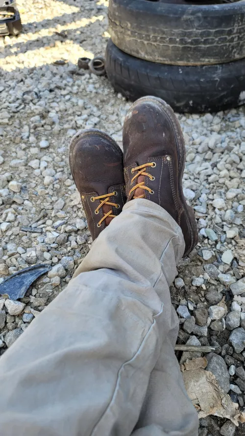 Just another Sunday at the junk yard 🥾🥾🛠️🔧