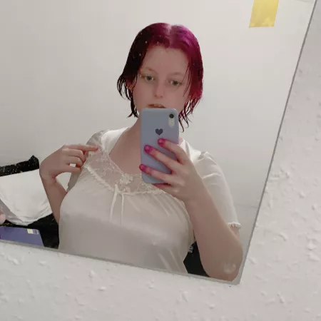 just dyed my hair! and my hands... :(