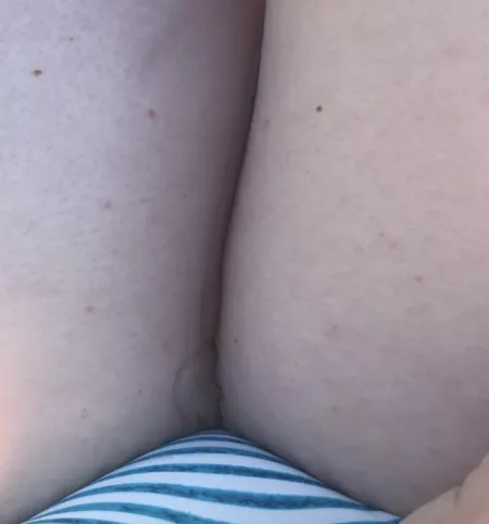 Just emptied my bladder all over this pool chair 😏