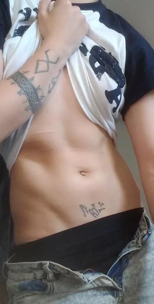 Just finished my workout - about to hit a few bongs 💪🏻