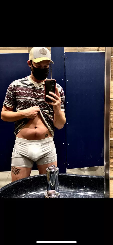 Just got started with my onlyfans. Inbox for the link!