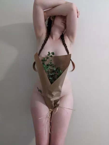 Just hanging out with my eucalyptus 🌱