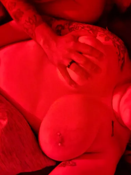 just need another hand 🤗