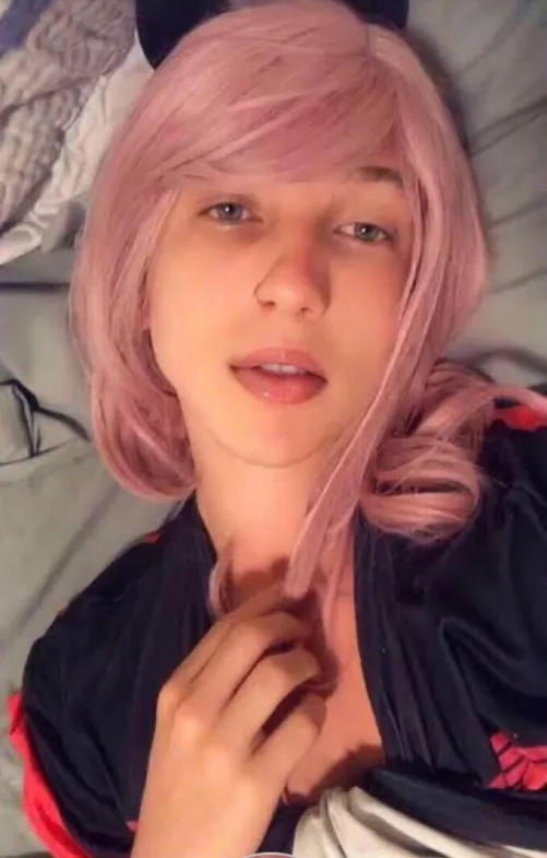 Just want someone to kiss me...