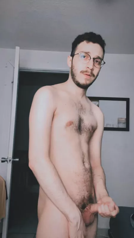 Just wanting to play with someone’s ass 👉👈 Grindr is letting me down