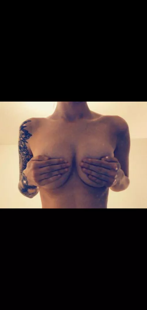 k1k gfneedsbigger1 to caption or tribute my tiny little girlfriend