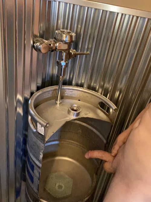 Keg urinal