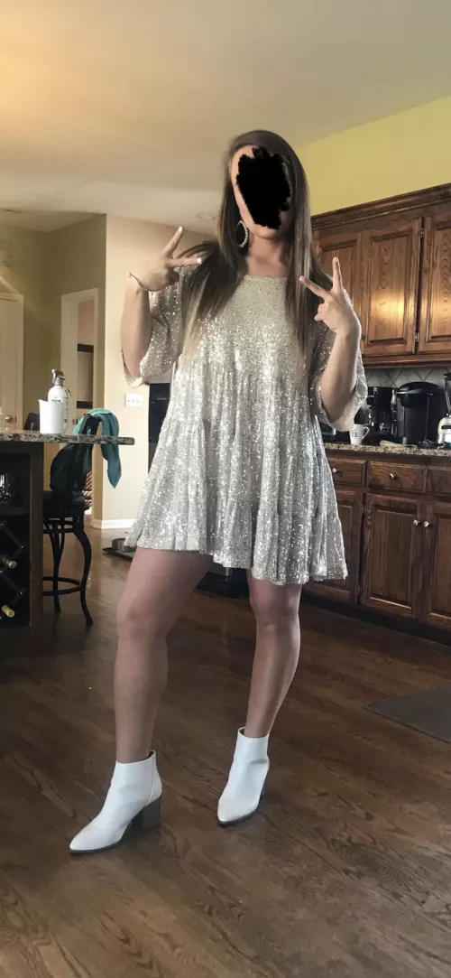 Kik kcmo_69 if you wanna see more of my (26F)iance and her big ass. MILFs to the front of the line 🤤 MUST VERIFY