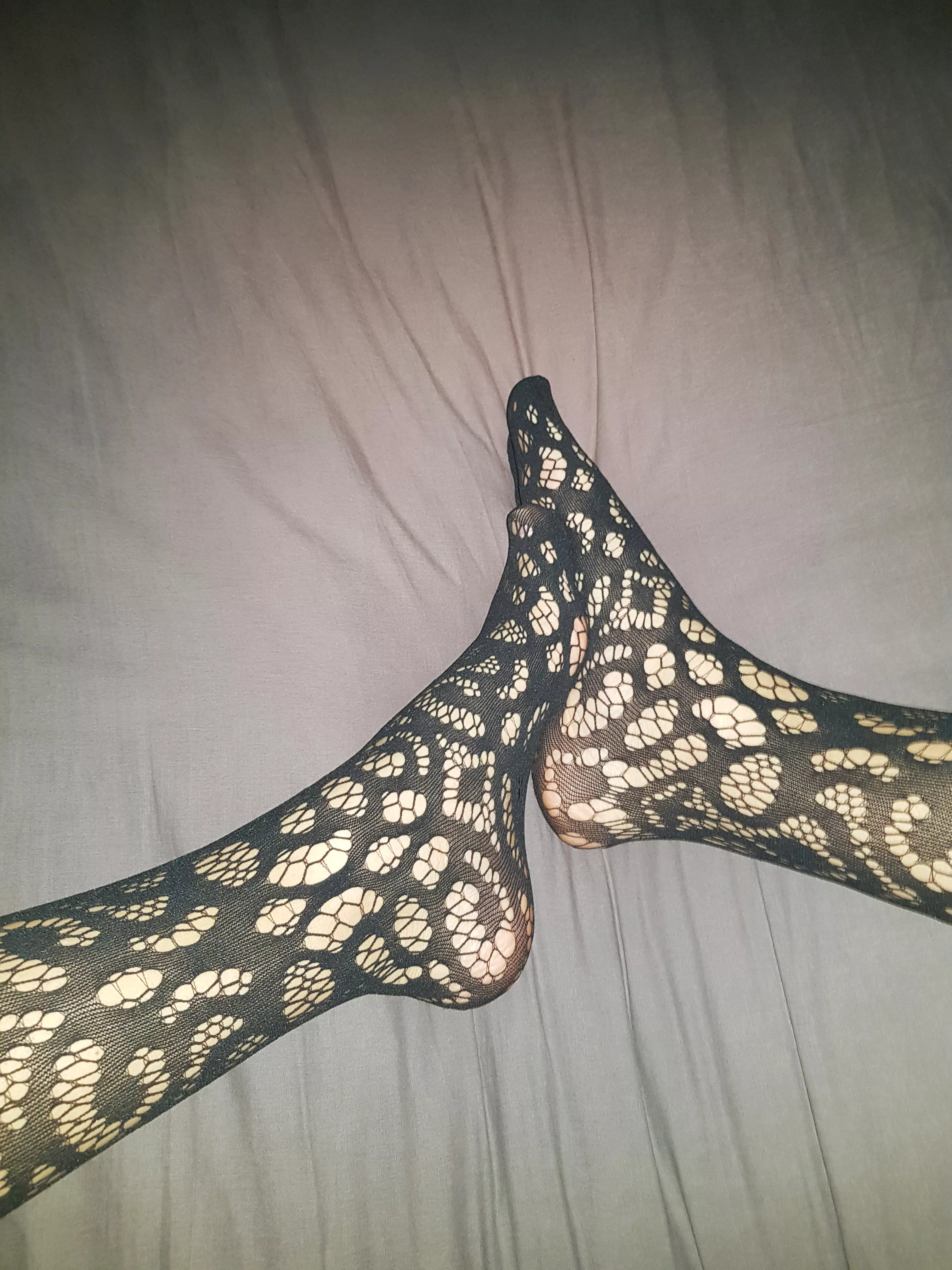 kiss my feet 💕