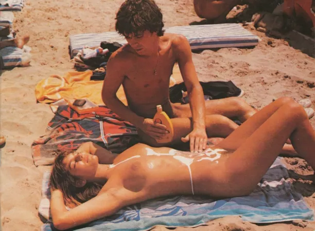 Ladies, this is what happens when a guy suggests to apply sunblock on you... and you say yes.