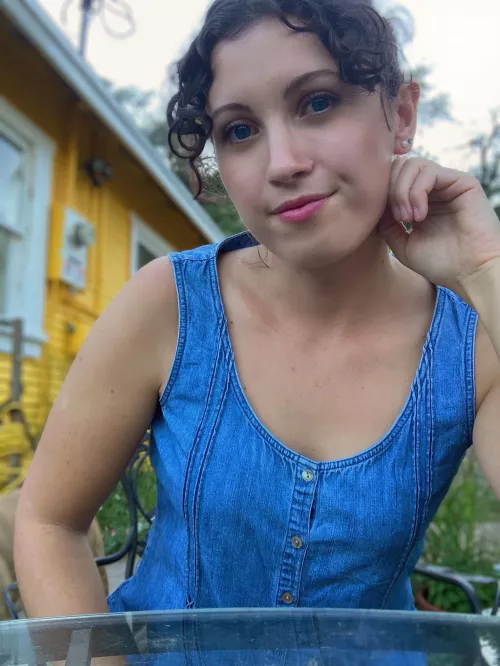 Last bit of tank top weather before I break out my striped sweaters and Doc Martens