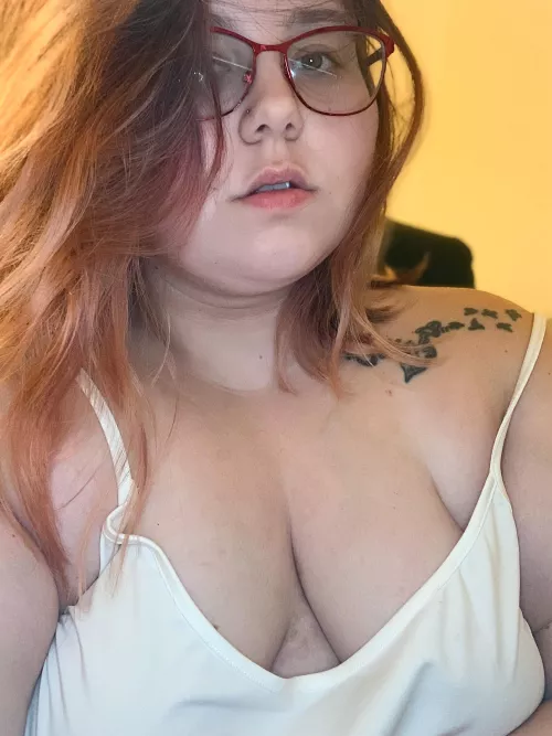 late night selfies always make me feel cute 😌