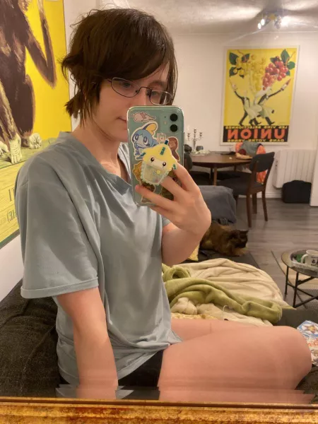 late night/early morning selfie since i’m basically nocturnal now