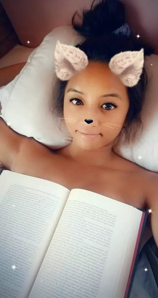 Lazy sunday. Reading some tolkien unfinished tales 😊😊
