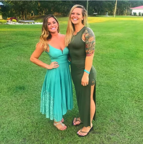 Left is fucking gorgeous, but I love an Amazon with tats!