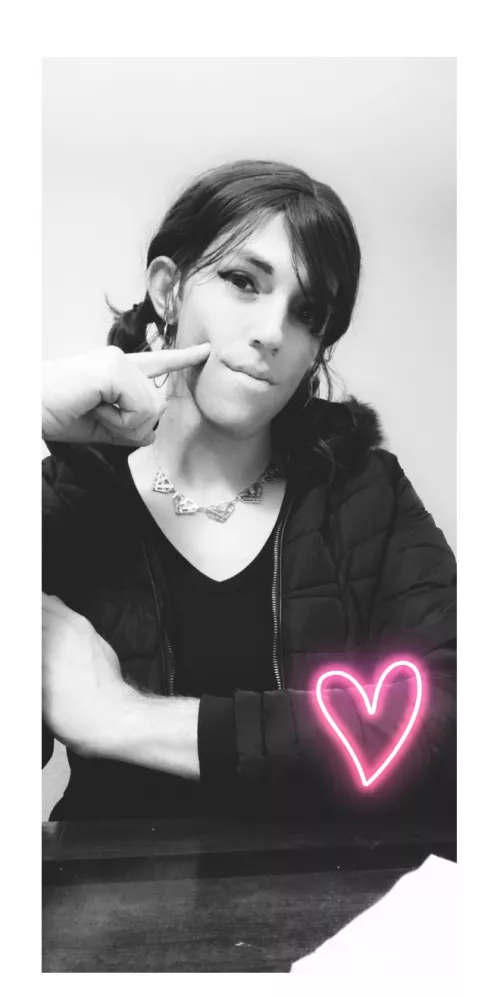 Let me be your trap girlfriend so I can send you cute pics like this 💜💜💜