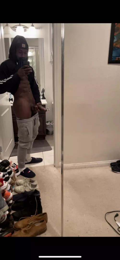 Let me fuck you in my Tommy Slides🤩