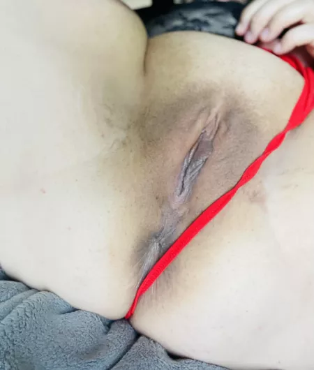 Let this curvy MILF smother you