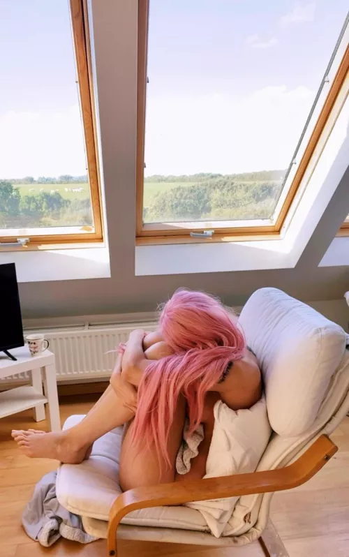 Let’s hang out here together