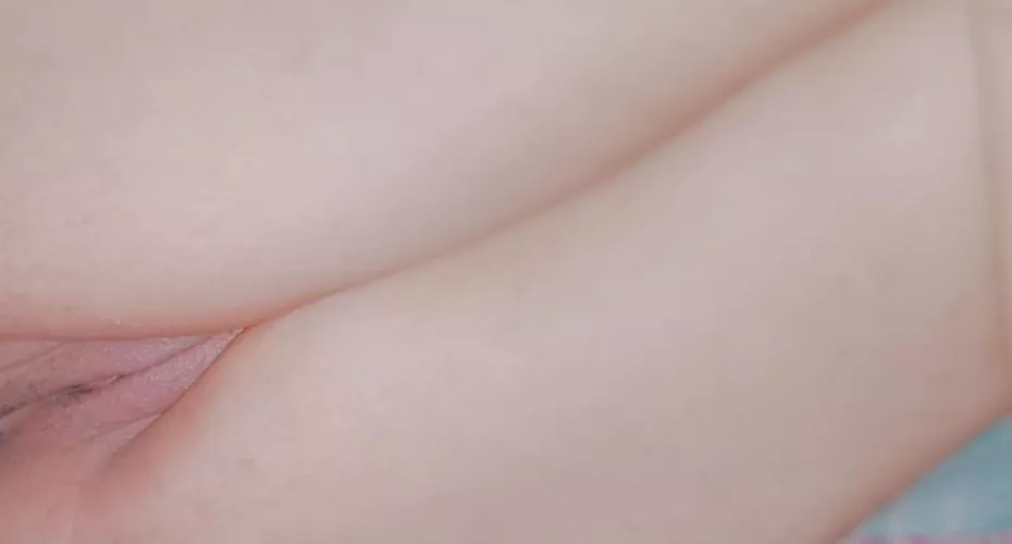 lips that need kissing (f)