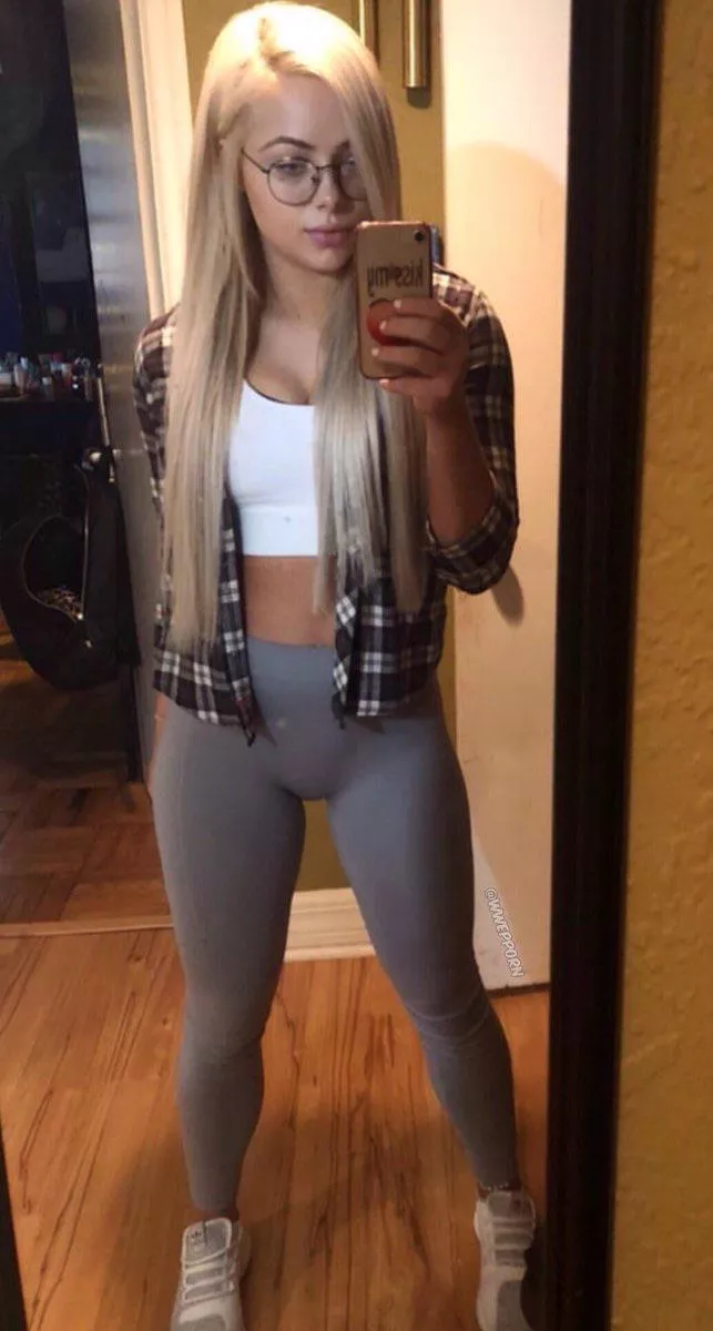 Liv’s Tight😻