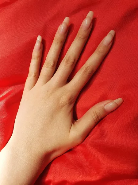 Long and strong natural nails 💅