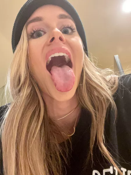 look how wide i can open for you, daddy