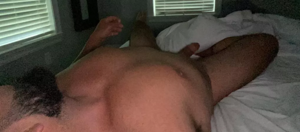 Looking for a cake to sext with my man 😻 35m 26f Go add us 👻 info in bio