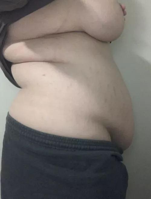 Looking to stuff this belly to the max… Message me 🐷🍟🍕👋