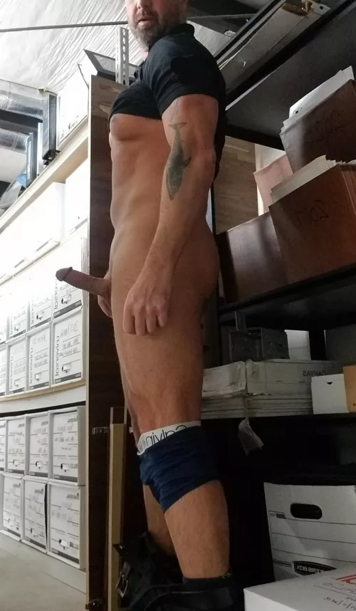 Love a good work affair, you?