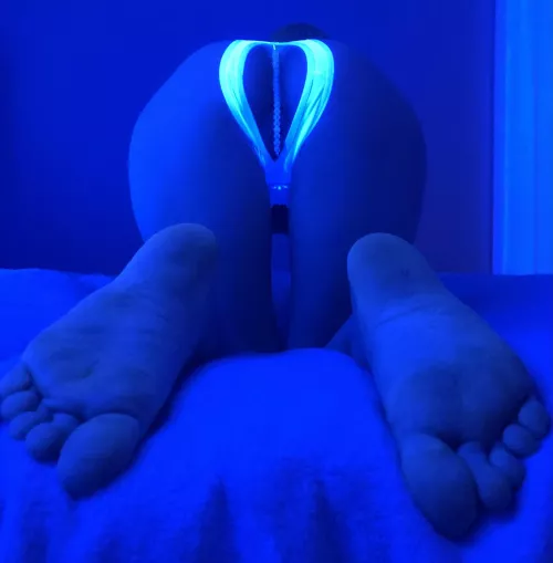 Love how the Blacklight makes the Pearl String Panties Glow 33y/o MIL[F]