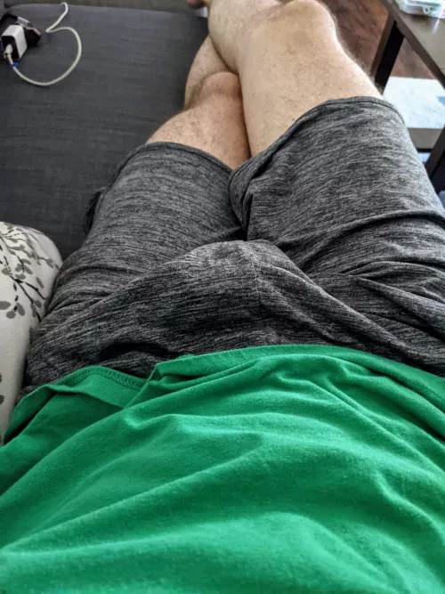 love how these new shorts show my bulge 😈