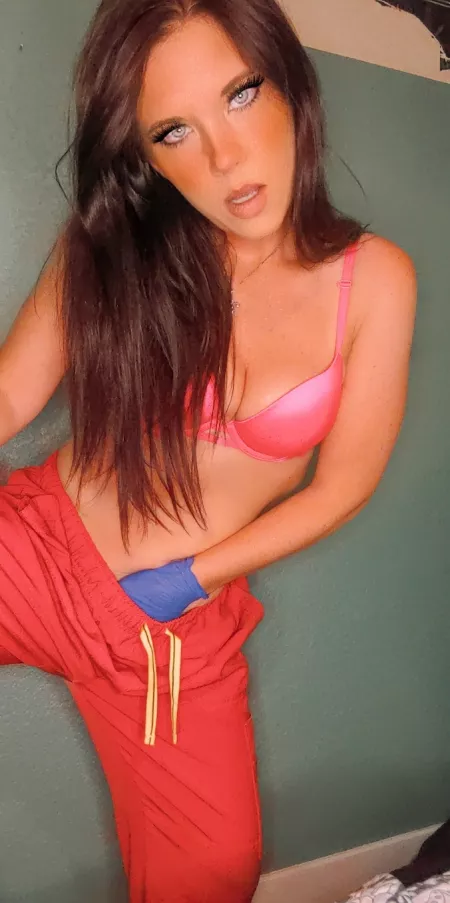 Love to touch with gloves on....don't worry they are clean ...well until I get done with them 😜