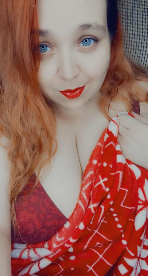 Loving this colder weather ❄️ need a cuddle buddy tho 😏