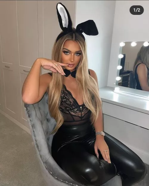 Lucinda is stunning 😍