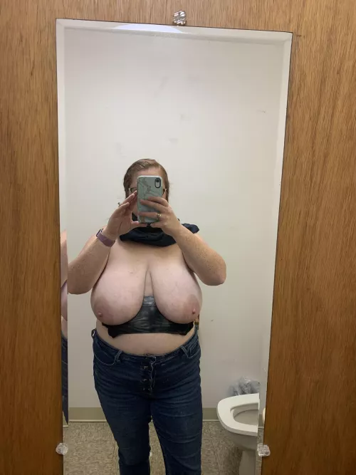 Lunch break titties !!!!😈😜