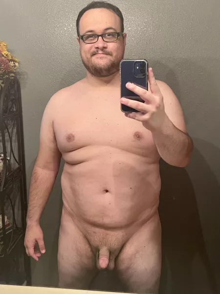 [M] 31, 283lbs, 6’2” - I feel pretty good about myself, being that I lost 4 lbs this week. That said, I’m still self-conscious about my belly rolls and my downstairs.